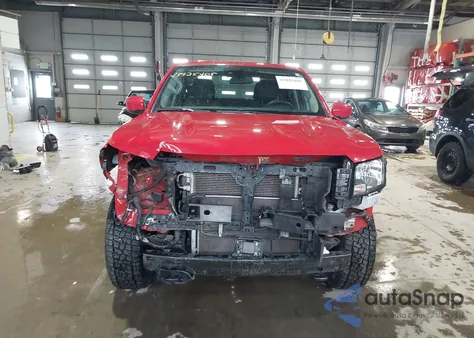 2022 Nissan Frontier Sv 4X4 z USA, uszkodzony, nr VIN 1N6ED1EK3NN679196